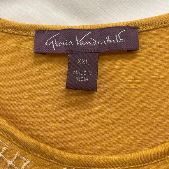 Two Soft Knit Embroidered Gloria Vanderbilt Made In India XXL Tops - Picture 4 of 6